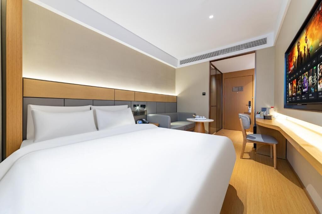 Blackout drapes, soundproofing, iron/ironing board, free WiFi