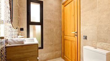 Habitación Confort | Cortinas opacas y sistema de insonorización