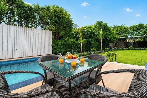 4 Bedroom Farmhouse With Private Pool