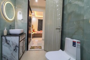 Villa | Bathroom - 4 Bedroom Farmhouse With Private Pool (Nodia)