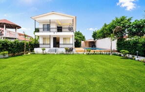 Exterior - 4 Bedroom Farmhouse With Private Pool (Nodia)
