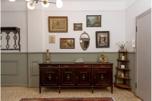Unclassified image, 4 of 22, button - Neoclassico No4 City Center 2BD (Thessaloniki)