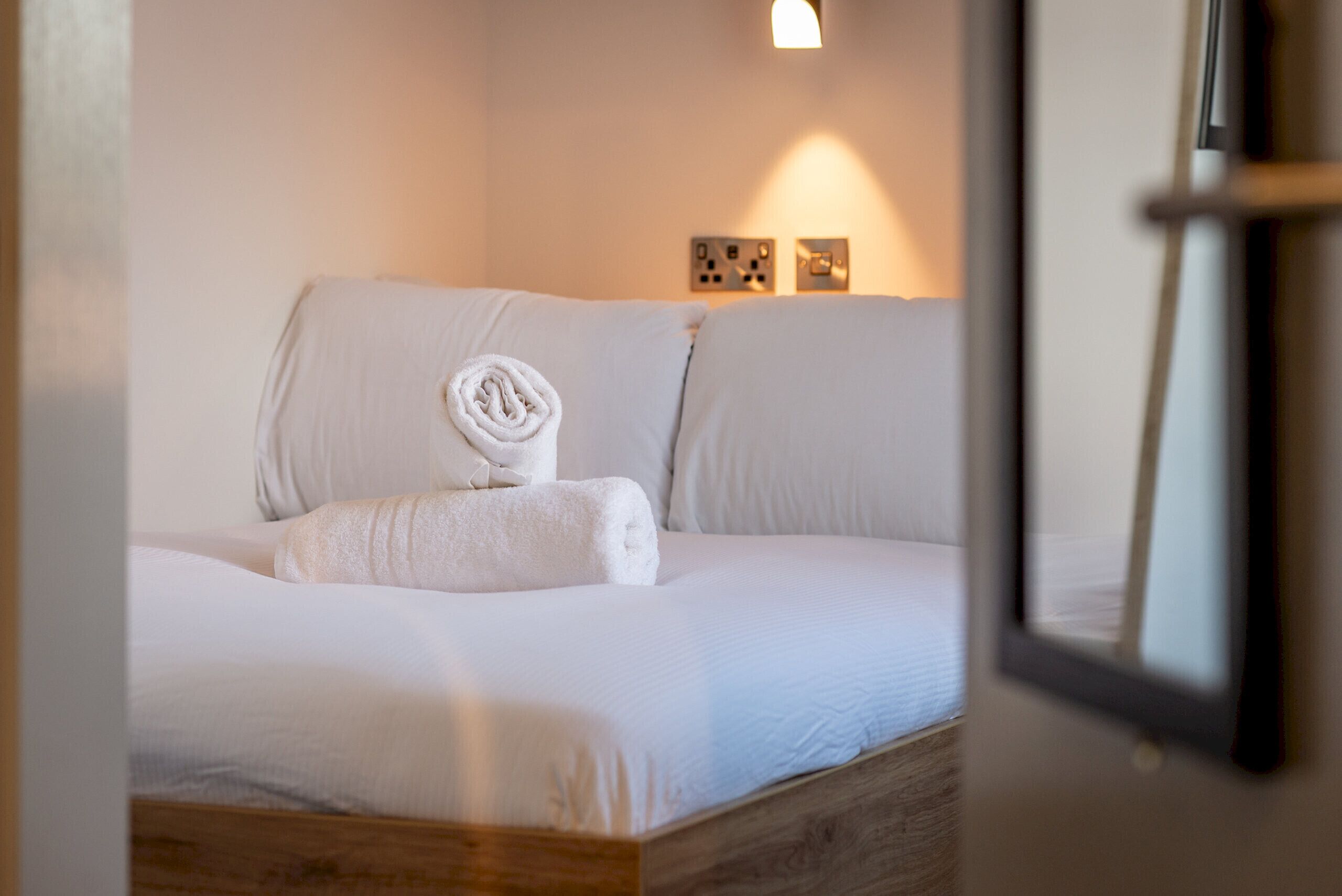 Iron/ironing board, free WiFi, bed sheets