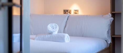 Iron/ironing board, free WiFi, bed sheets