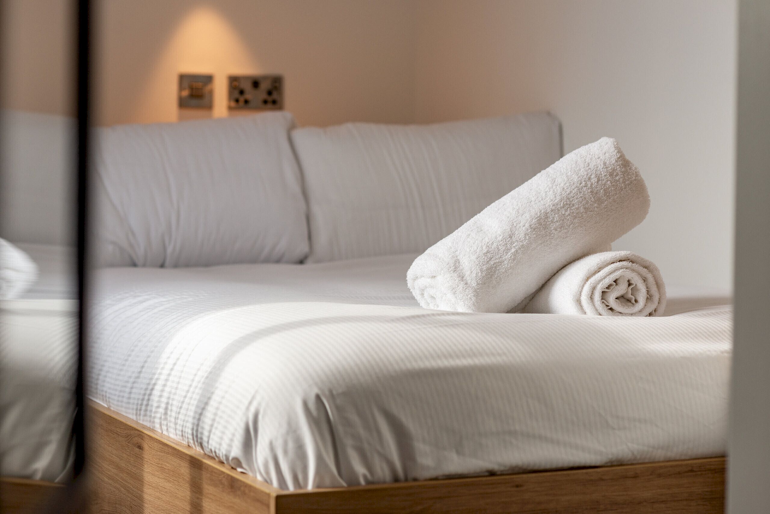 Iron/ironing board, free WiFi, bed sheets