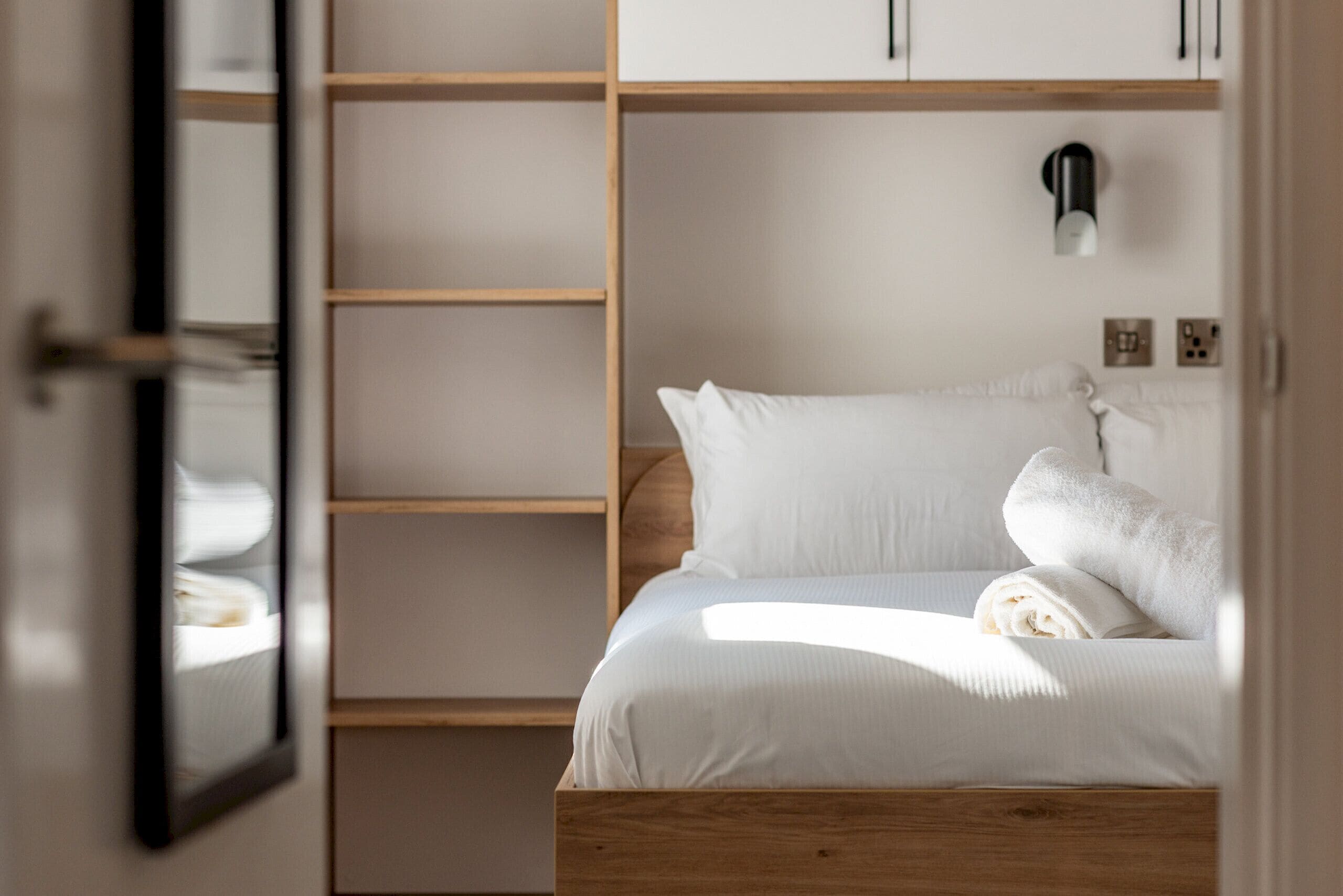 Iron/ironing board, free WiFi, bed sheets