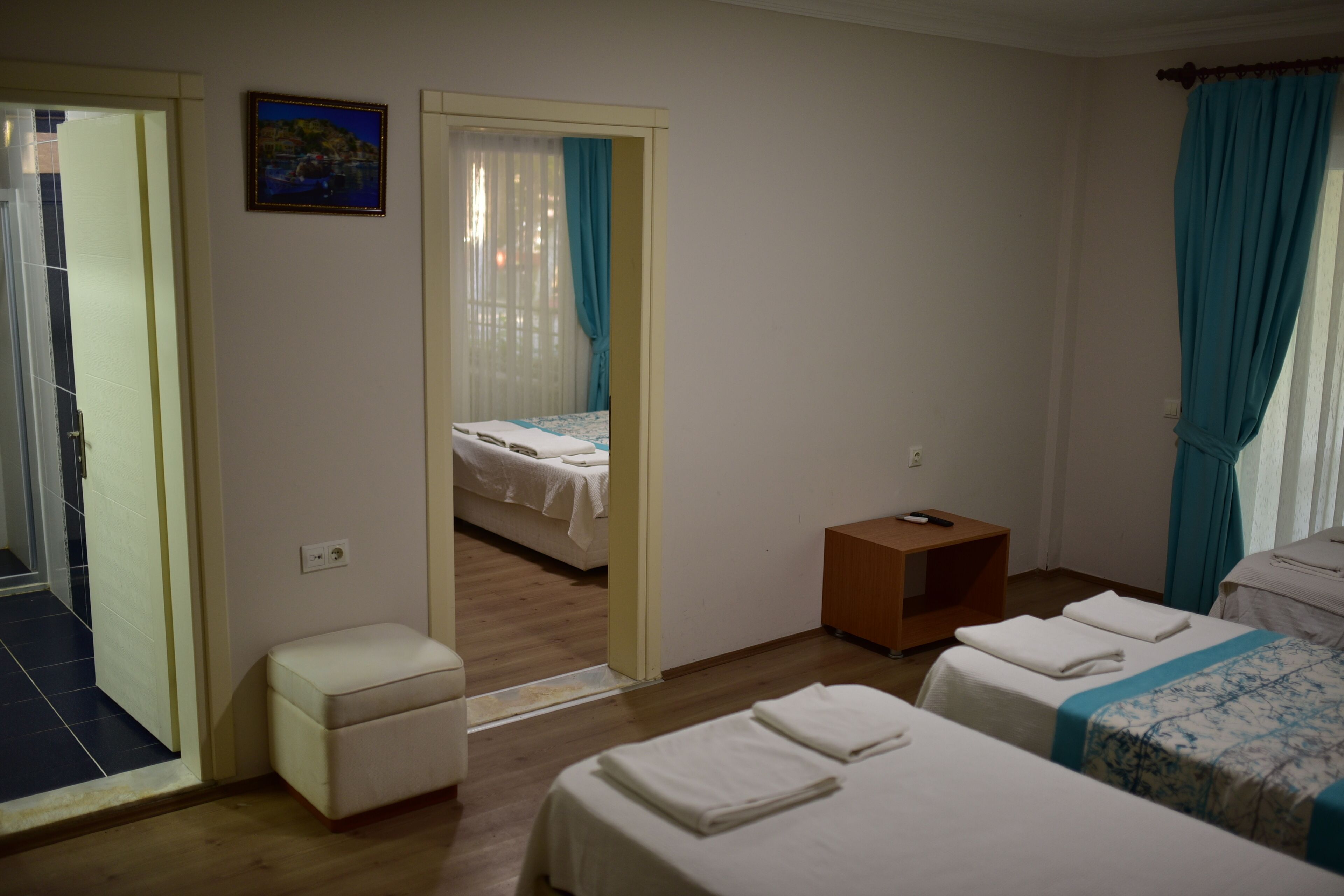 Classic Studio Suite, Balcony, Garden View | Desk, soundproofing, free WiFi