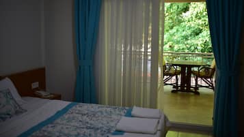 Classic Room, Balcony, Garden View | Desk, soundproofing, free WiFi