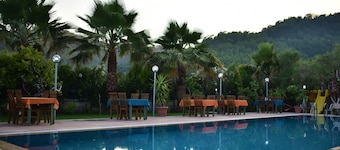GÜNLÜ HOTEL