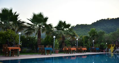 GÜNLÜ HOTEL
