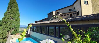 Tuscanflat Castle