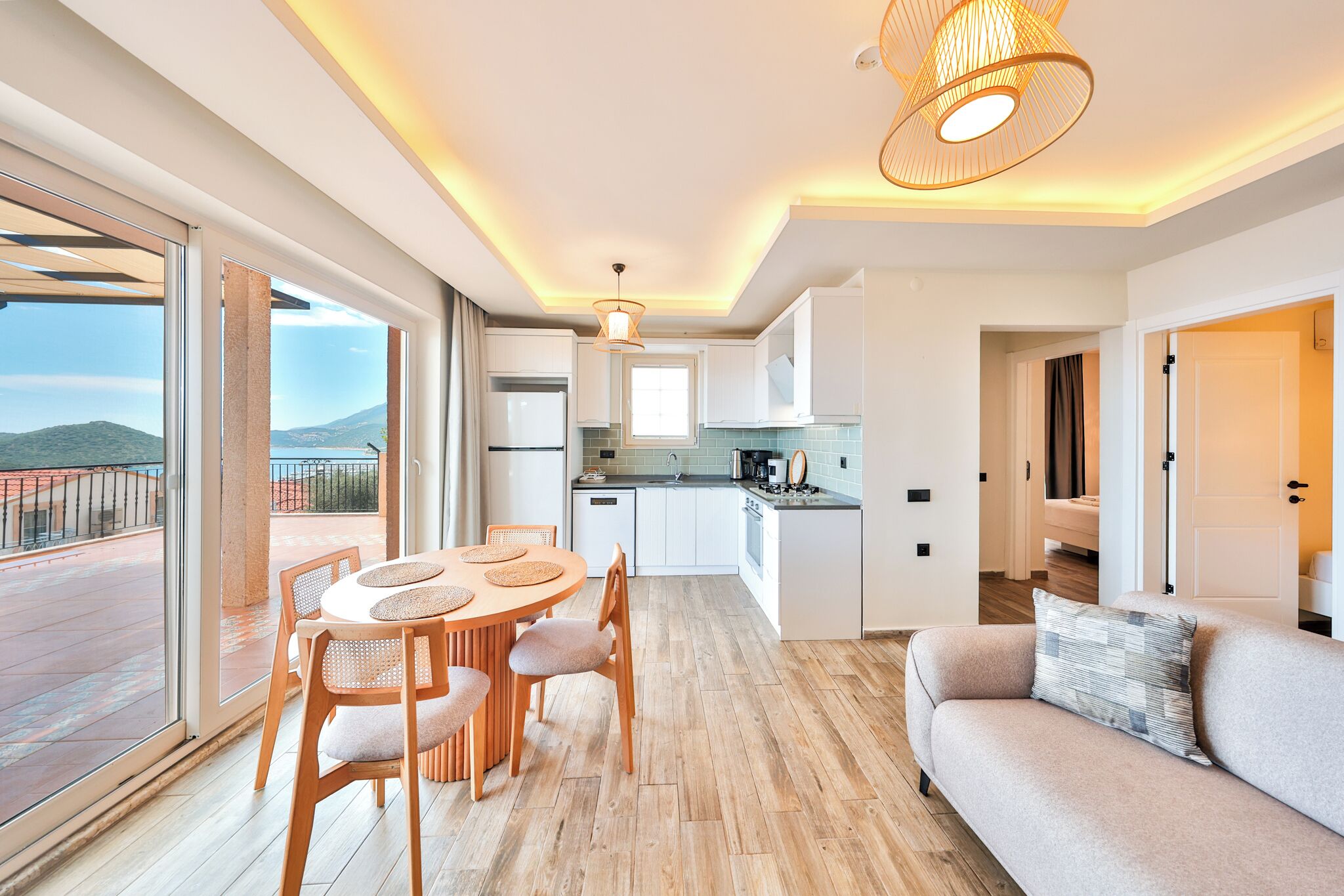 Classic-Apartment, 2 Schlafzimmer, Nichtraucher, eingeschränkter Meerblick | Innenbereich
