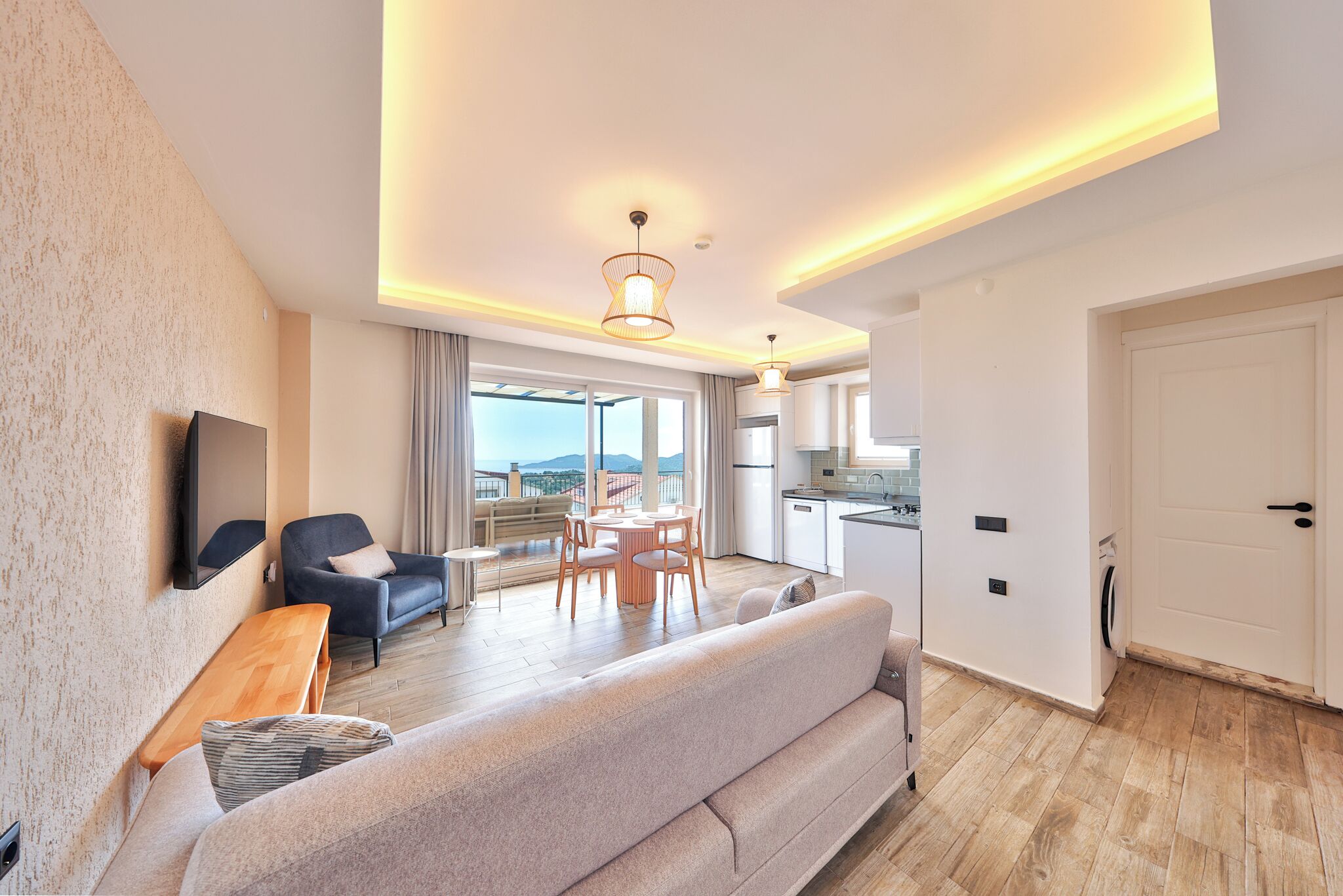 Classic Apartment, 2 Bedrooms, Non Smoking, Partial Sea View | Living area
