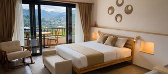 Jakuzili Deluxe Suite • Vadi Manzaralı • Ardeşen