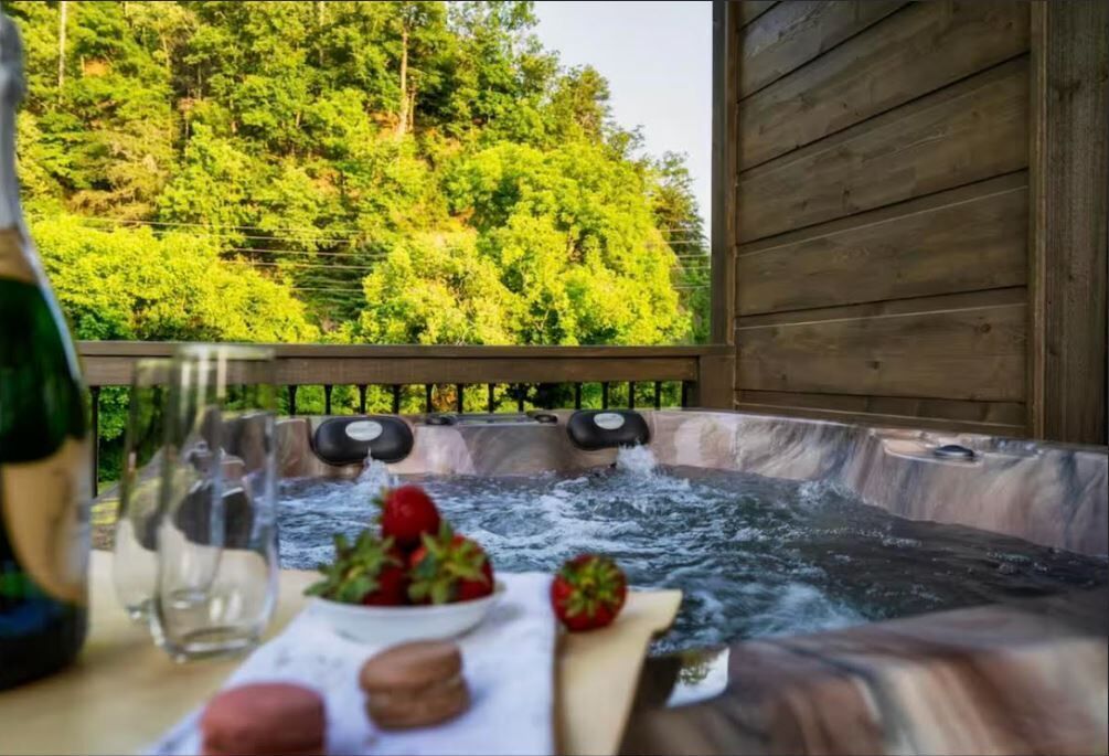 Outdoor spa tub