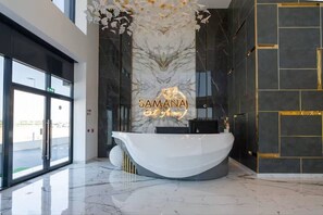 Lobby - Vogue, Samana Golf Avenue near First Avenue Mall (Dubai Studio City)