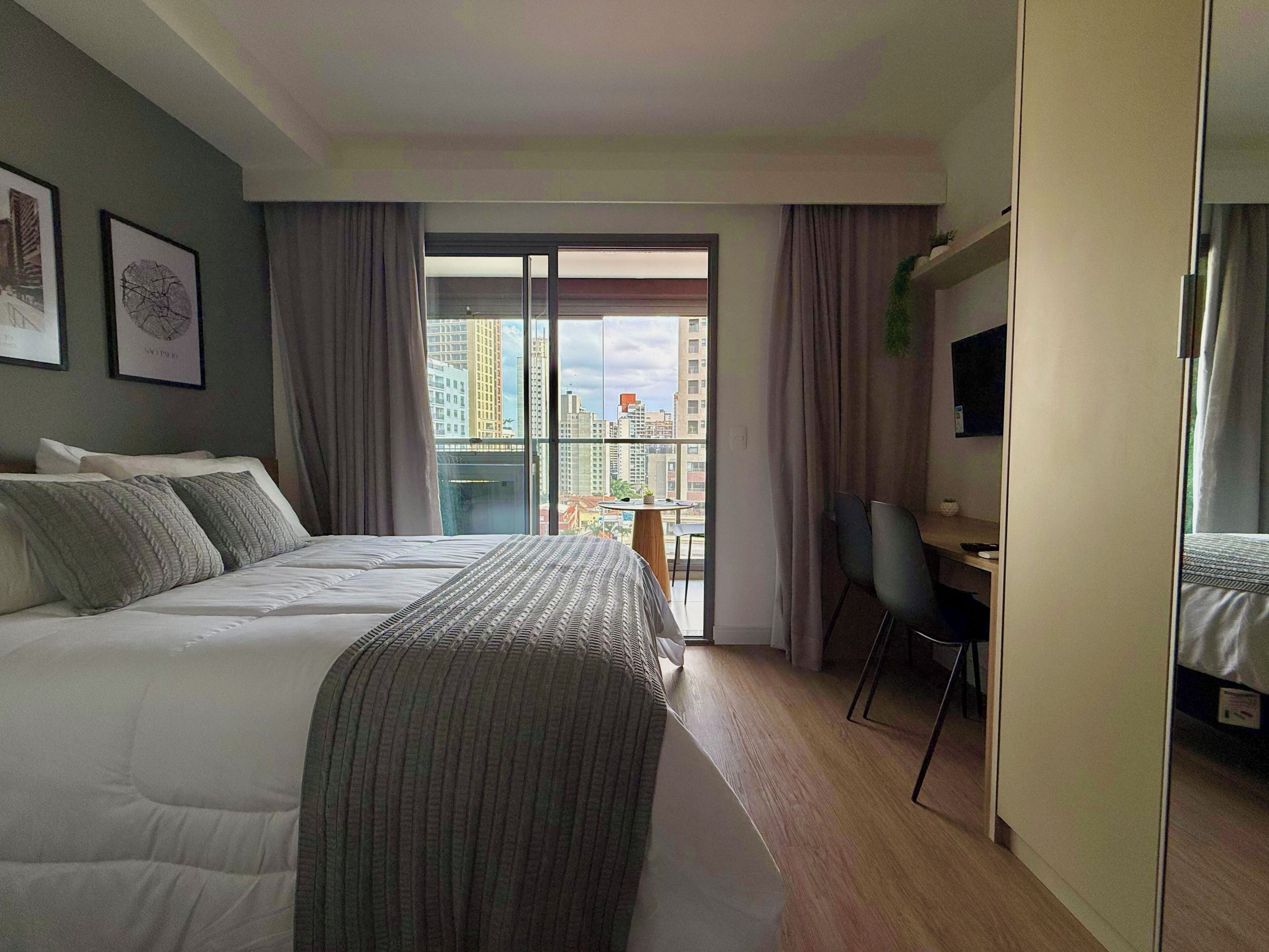 Suite Studio Deluxe, balcon, vue ville | Fer et planche à repasser, Wi-Fi gratuit