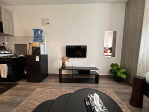 Private kitchen - Joto House_ A studio near UN, Gigiri & Two Rivers (Muchatha)