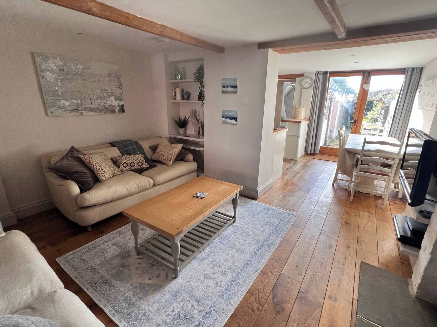 TV, fireplace, offices