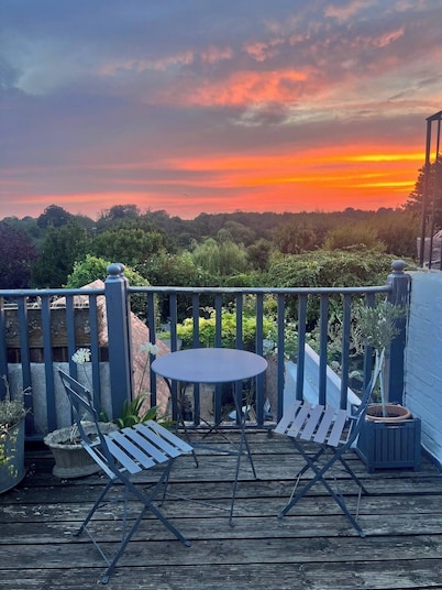 3 bedroom cottage with garden in Arundel