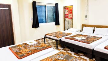 Hypo-allergenic bedding, desk, soundproofing, free WiFi