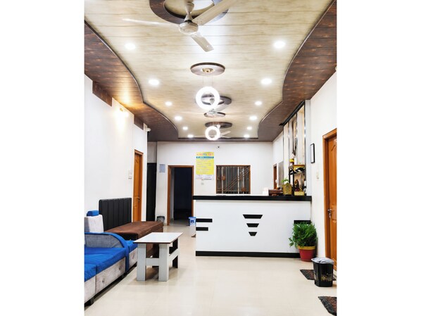 Exterior - Hotel Mahakal Stay Ujjain (Ujjain)