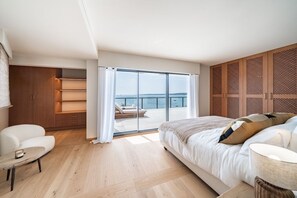 Ferros/tábuas de passar roupa, Wi-Fi, roupa de cama