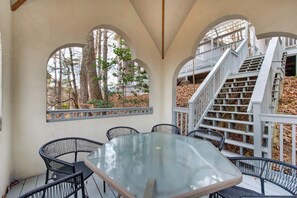 Outdoor dining - Ski Mountain Manor | Theater Room | Hot Tub | Fire Pit | Sleeps 14 (Gatlinburg)