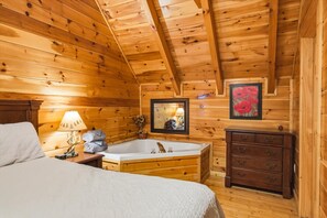Room - Forget Me Not | Theater | Hot Tub | Mt LeConte Views | Sleeps 18 (Pigeon Forge)