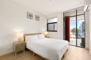 Room - Modern 2-bed Apartment Near Airport (Sydney)