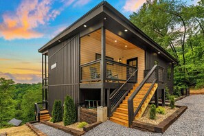 Exterior - Nice Views, Theater, Gameroom, Arcade, Hot Tub (Pigeon Forge)