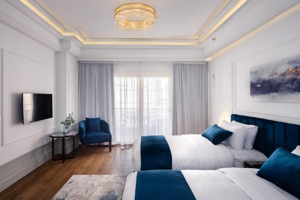 In-room safe, iron/ironing board, WiFi (free)