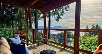 Luxury Bay Retreat Hot Tub Views