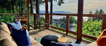 Luxury Bay Retreat Hot Tub Views
