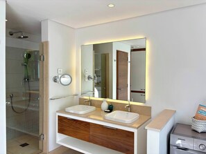 Gemeinsamer Schlafsaal, 1 Schlafzimmer, eigener Pool | Badezimmer