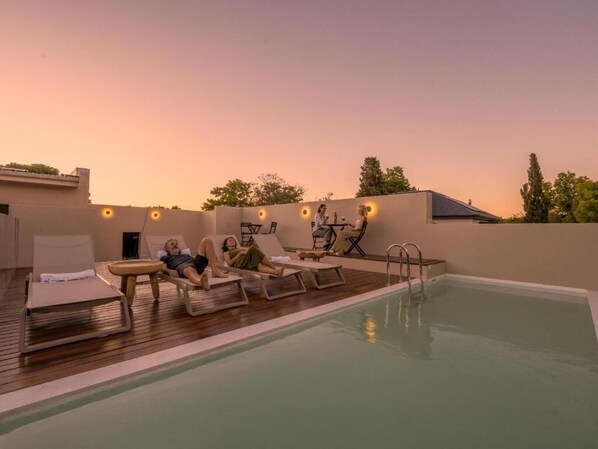 Outdoor pool - Guesthouse Ubuntu (Stellenbosch)