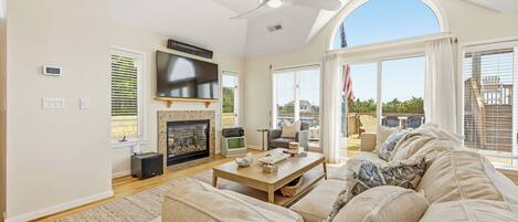 Smart TV, fireplace