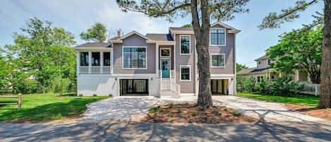 House (4 Bedrooms) | Front of property