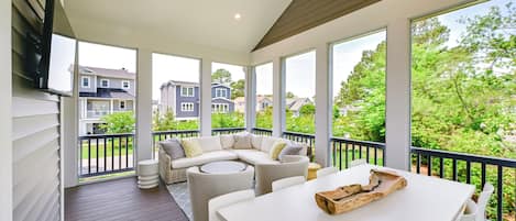 House (4 Bedrooms) | Front of property