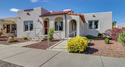 Walkable Home w/ Office in Downtown Albuquerque!