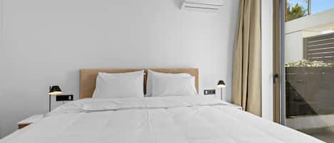 Appartement, privézwembad, uitzicht op bergen | Een kluis op de kamer, een strijkplank/strijkijzer, gratis wifi