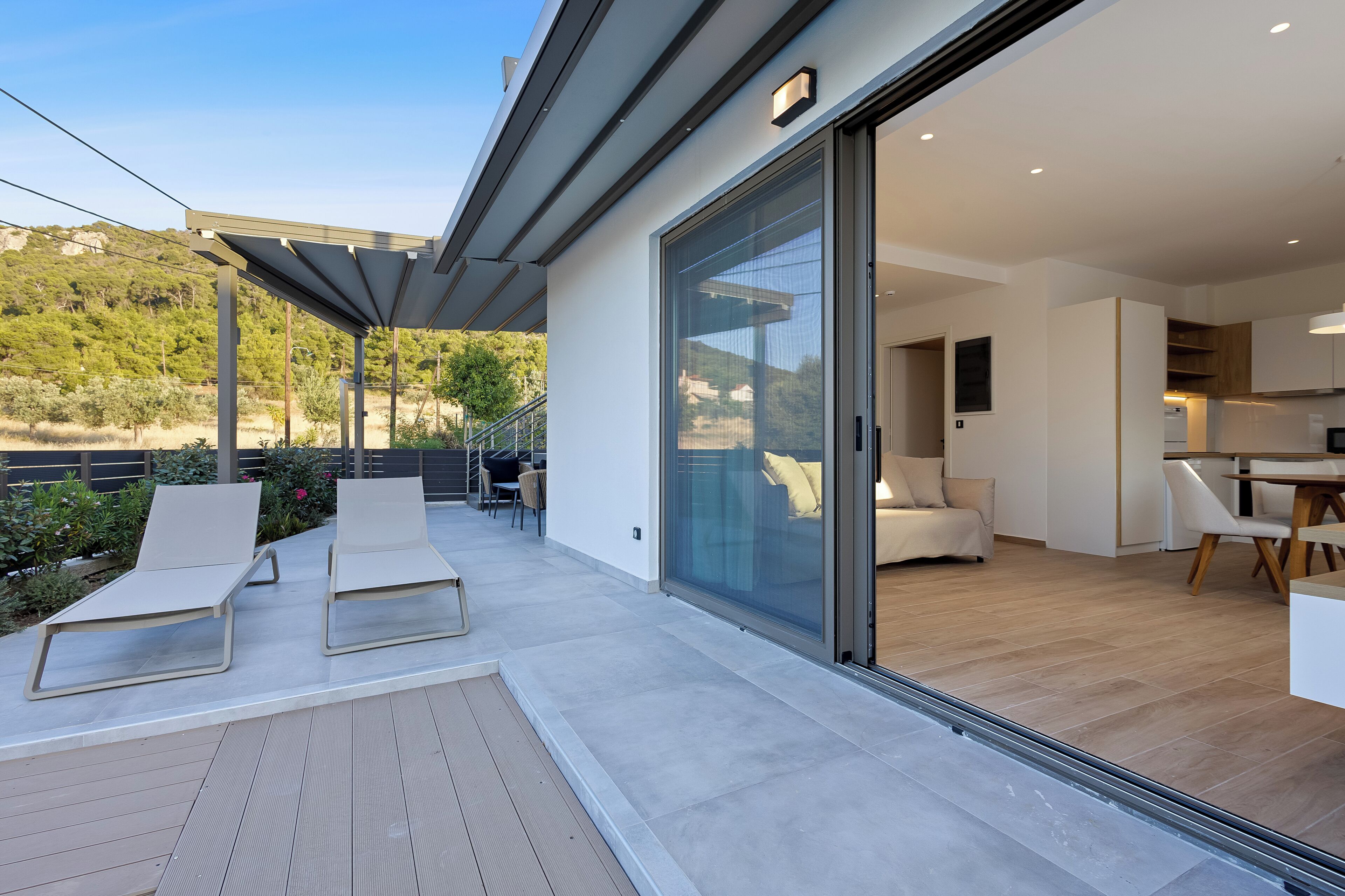 Departamento, regadera para personas con discapacidad, vista a la montaña | Terraza o patio