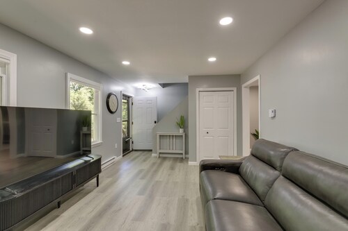 Modern Home, Minutes to Mystic, Casinos and Ocean