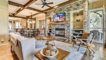 Apartment (2 Bedrooms) | Front of property