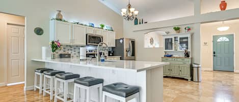 House (4 Bedrooms) | Interior