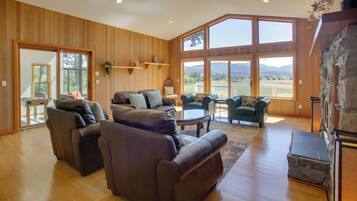 House (4 Bedrooms) | Front of property
