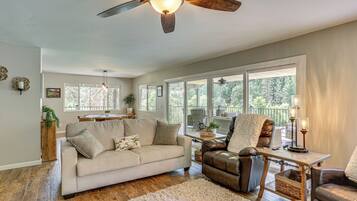 House (2 Bedrooms) | Interior