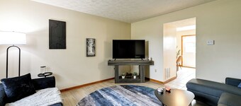 Great for Families! Richmond Townhome w/ Patio