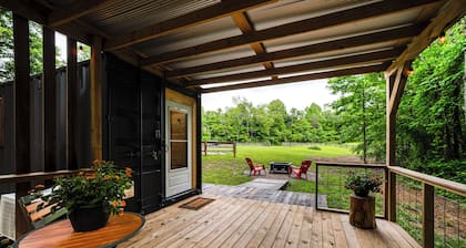Tiny Cabin Nature Retreat Near Blue Rock