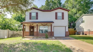 House (3 Bedrooms) | Front of property